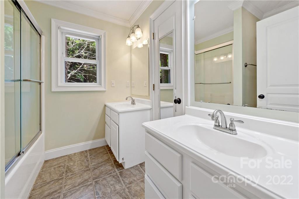 15 Cougar Mountain Road Fairview NC 28730