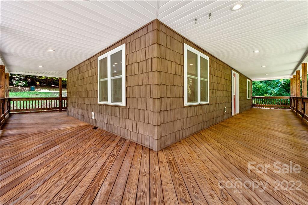 15 Cougar Mountain Road Fairview NC 28730