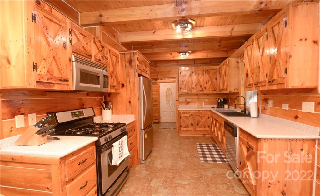 225 Ayers Mountain Road Green Mountain NC 28740