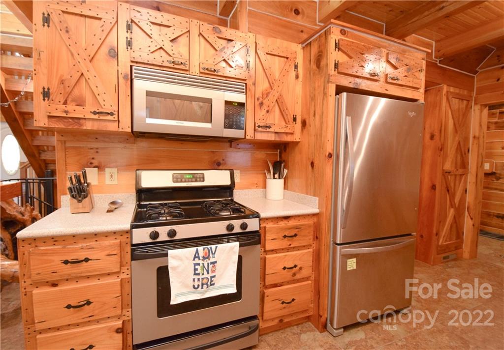 225 Ayers Mountain Road Green Mountain NC 28740