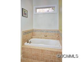15 Falcon Crest Fairview NC 28730