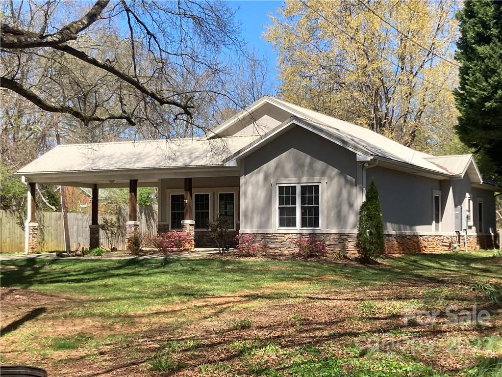 2717 Arnold Drive Charlotte NC 28205
