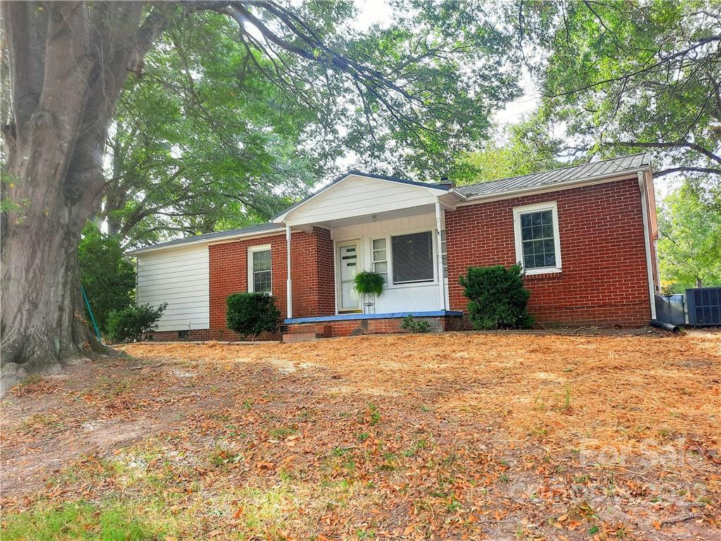 1553 Long Shoals Road Lincolnton NC 28092