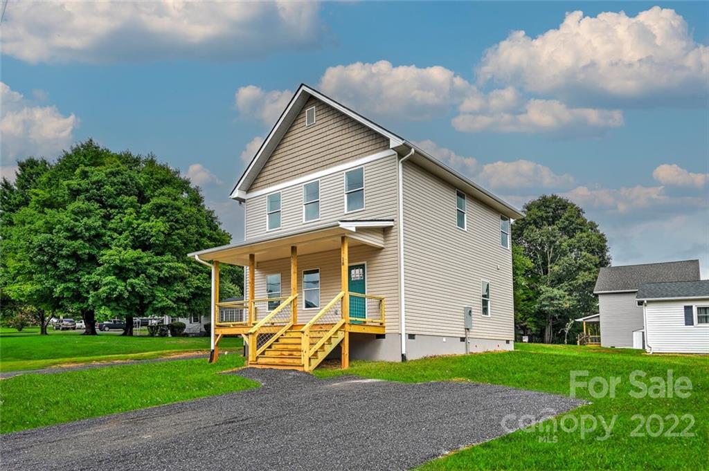 18 Oak Hill Road Candler NC 28715
