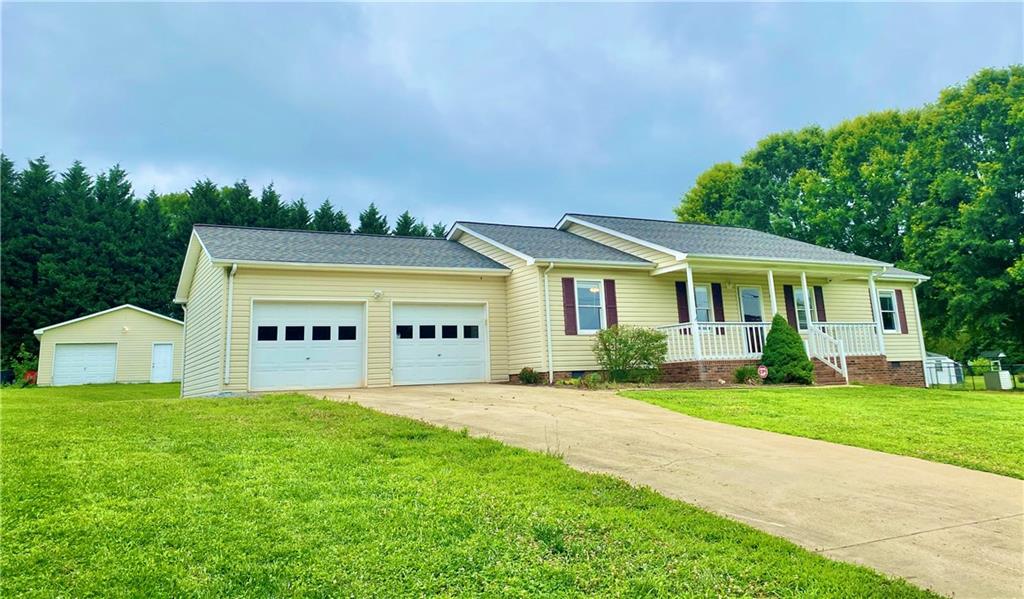 3952 Peach Street Newton NC 28658