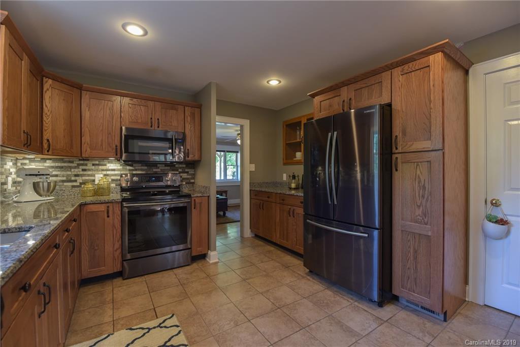 22 Sandhurst Drive Asheville NC 28806