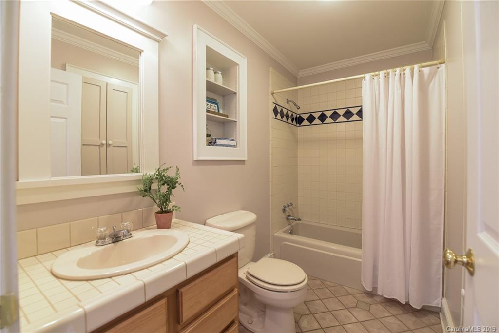 22 Sandhurst Drive Asheville NC 28806