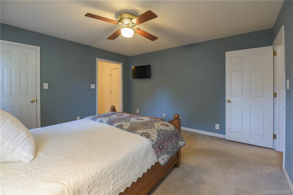22 Sandhurst Drive Asheville NC 28806