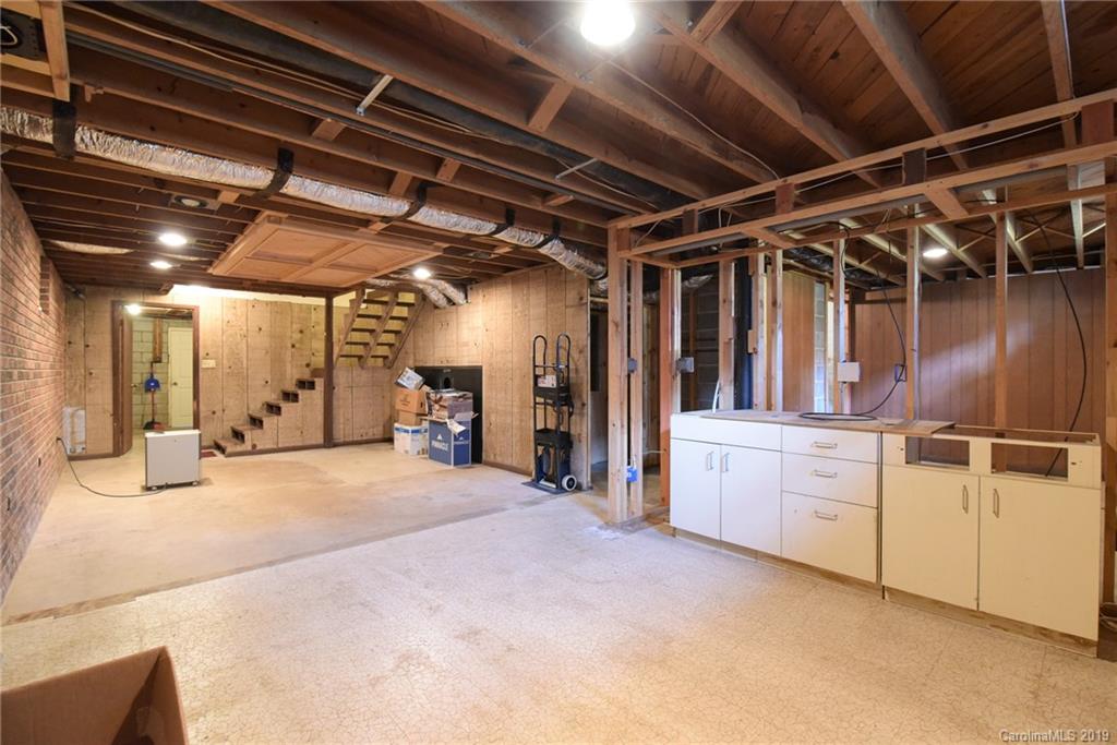 22 Sandhurst Drive Asheville NC 28806