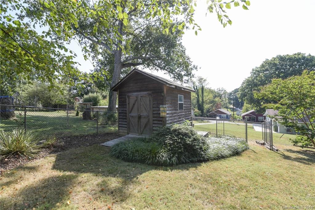 22 Sandhurst Drive Asheville NC 28806