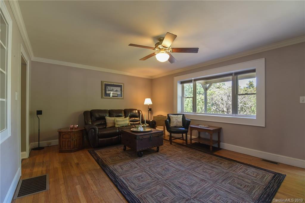 22 Sandhurst Drive Asheville NC 28806