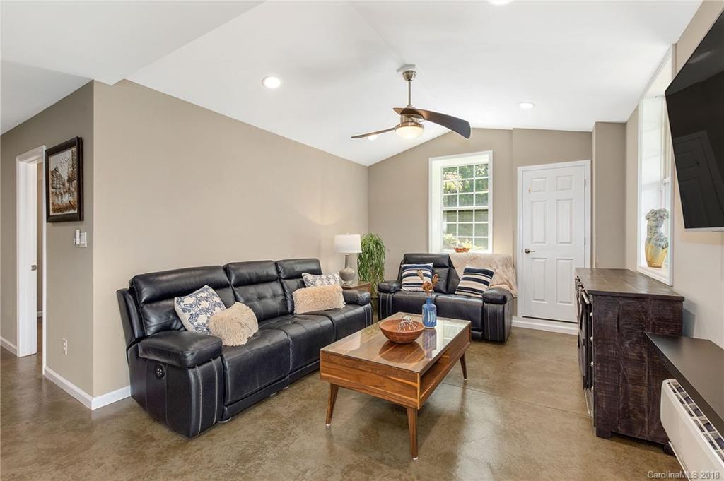 8 Lauren Lane Candler NC 28715