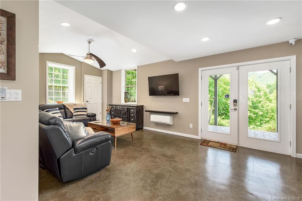 8 Lauren Lane Candler NC 28715