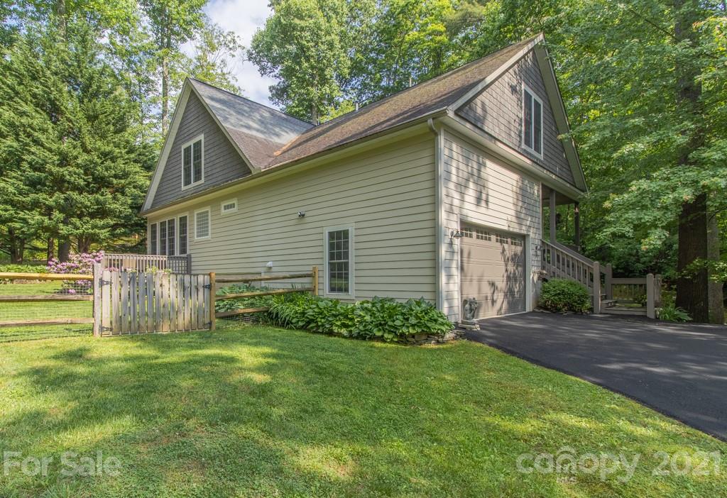 23 Utopia Road Asheville NC 28805