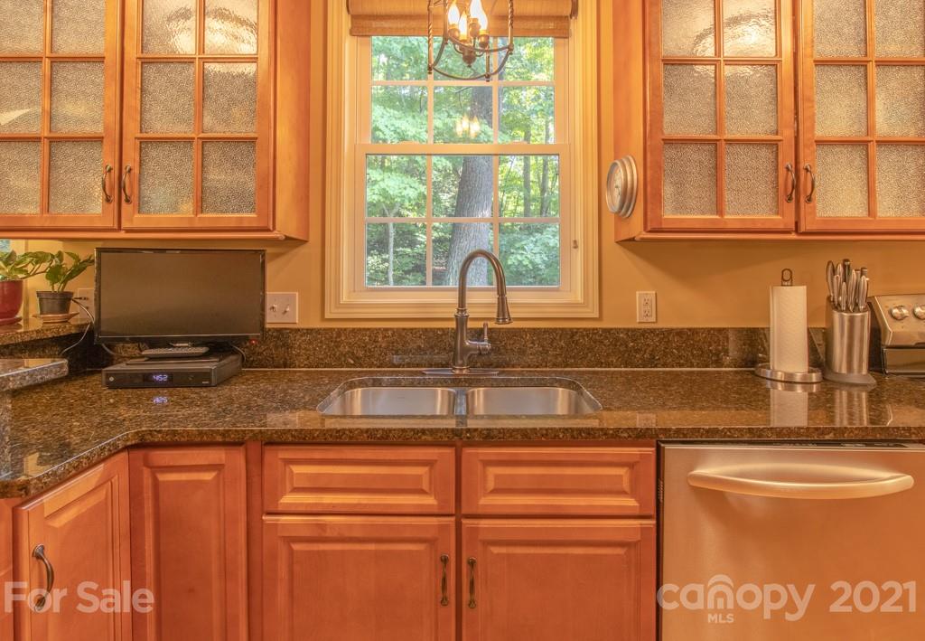 23 Utopia Road Asheville NC 28805