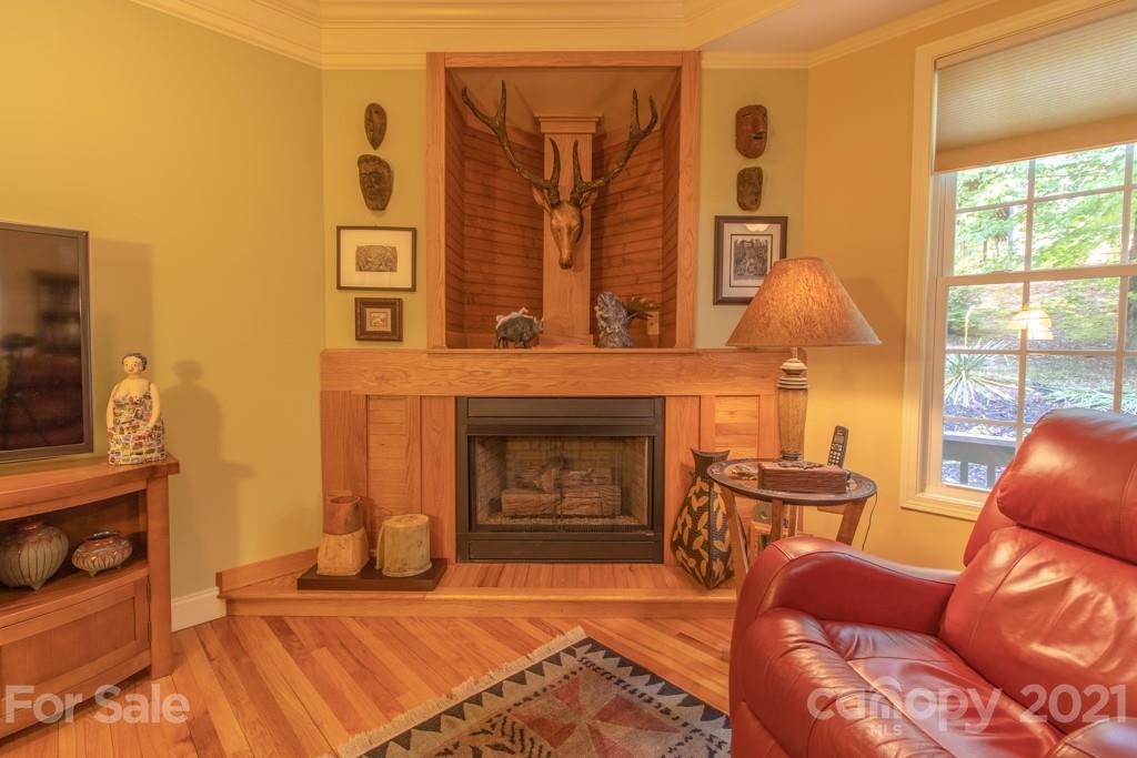 23 Utopia Road Asheville NC 28805