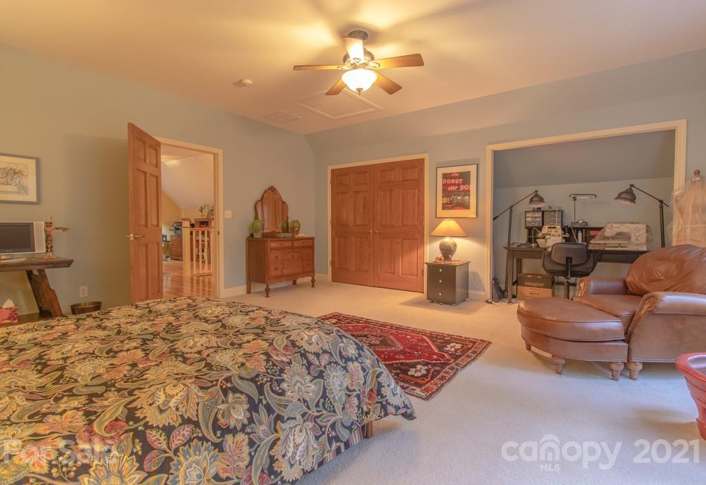 23 Utopia Road Asheville NC 28805