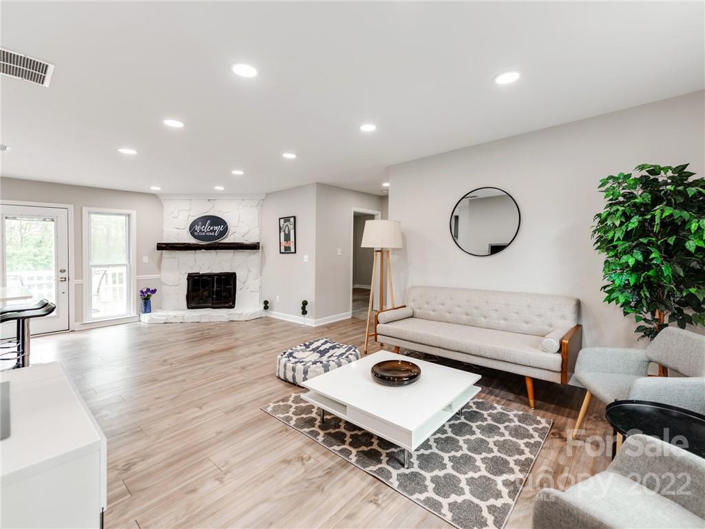3923 Fernleaf Court Charlotte NC 28215