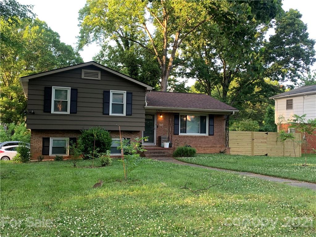 1301 Thriftwood Drive Charlotte NC 28208