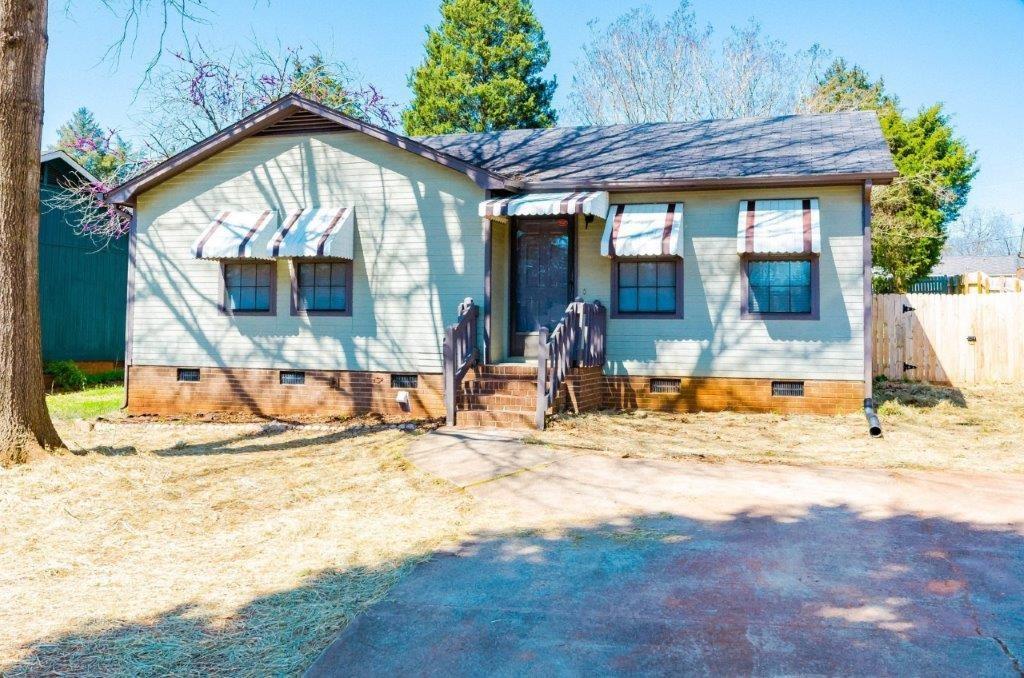 618 W 12th Street Newton NC 28658