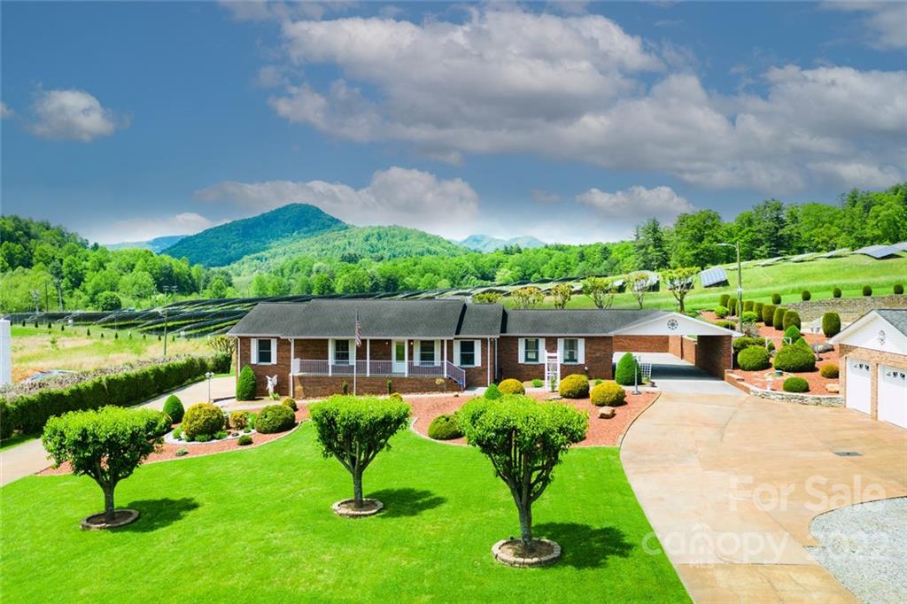 34 Gilbert Road Leicester NC 28748