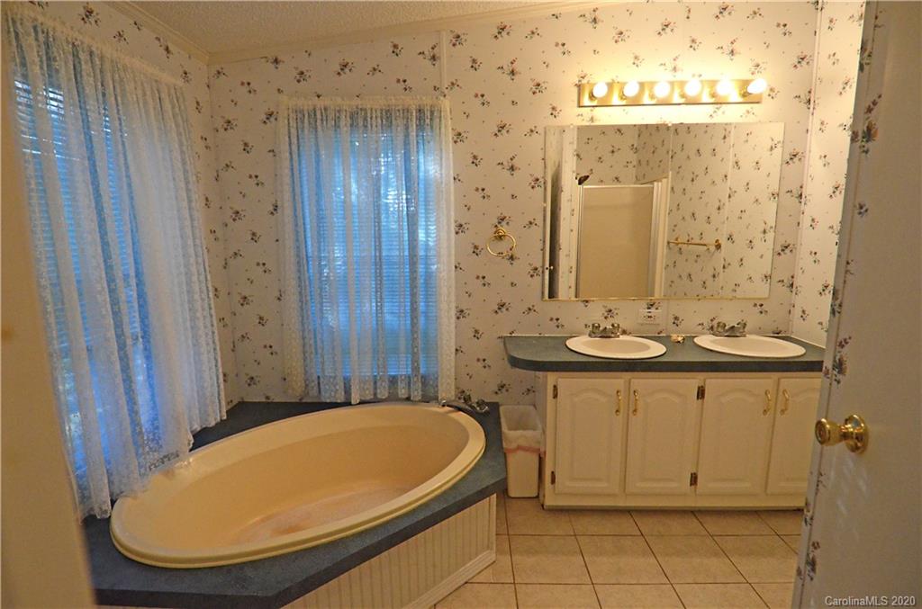 188 Hampton Ridge Drive Marion NC 28752