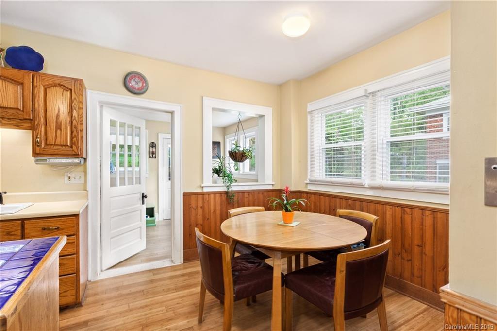 58 Crestmont Avenue Asheville NC 28806