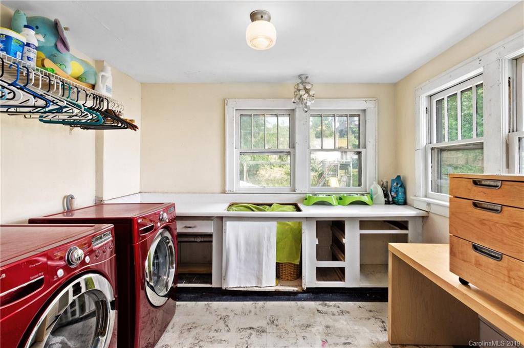 58 Crestmont Avenue Asheville NC 28806