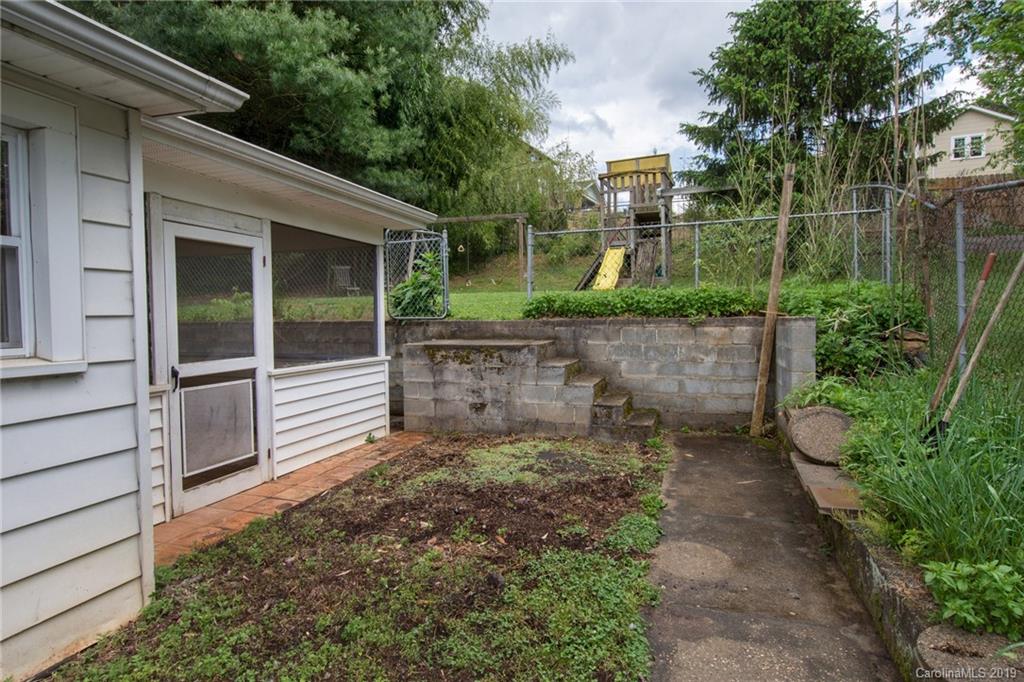 58 Crestmont Avenue Asheville NC 28806