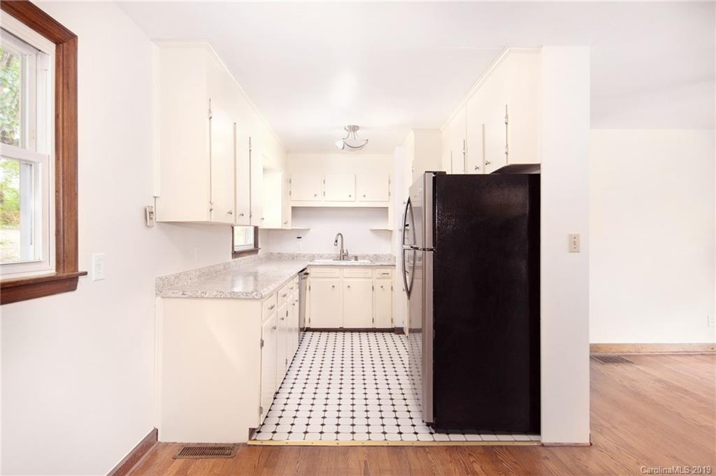 109 Vance Crescent Extension Asheville NC 28806