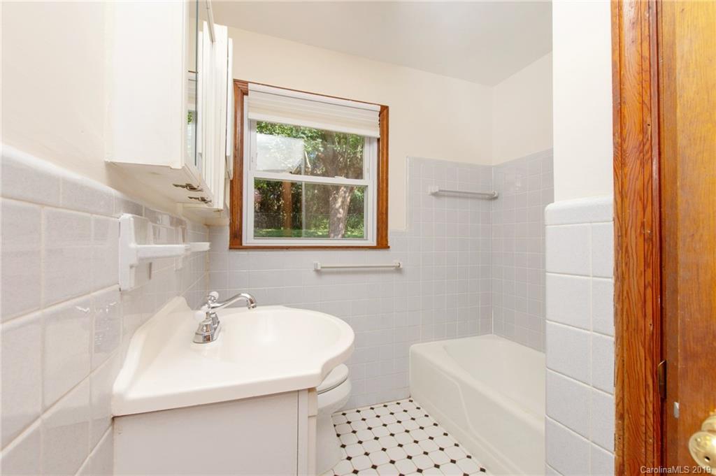 109 Vance Crescent Extension Asheville NC 28806