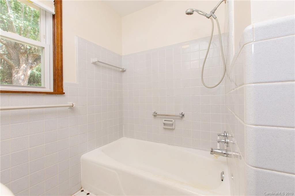 109 Vance Crescent Extension Asheville NC 28806
