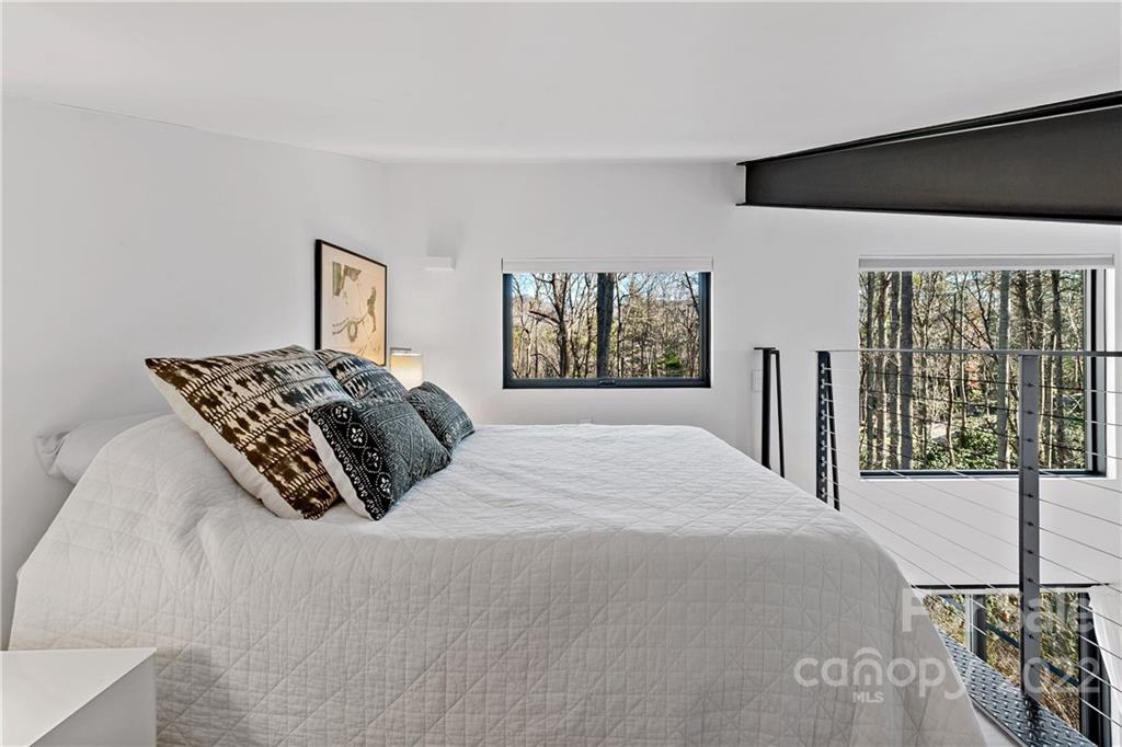 117 Wandering Oaks Way Asheville NC 28805
