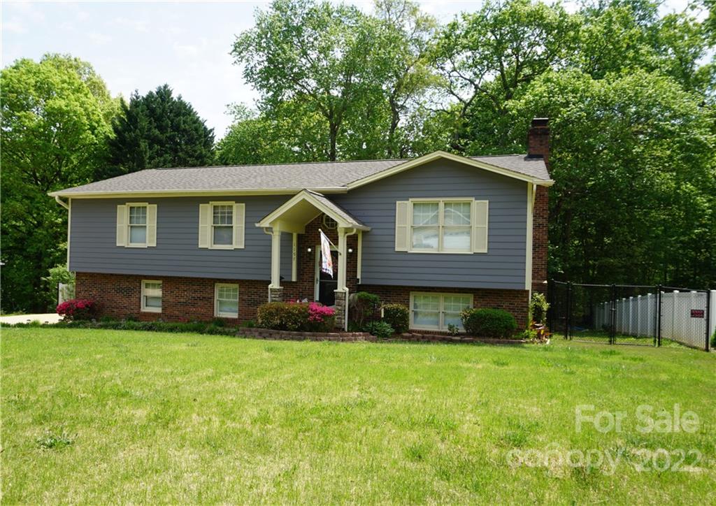 1157 Hidden Creek Circle Hickory NC 28602