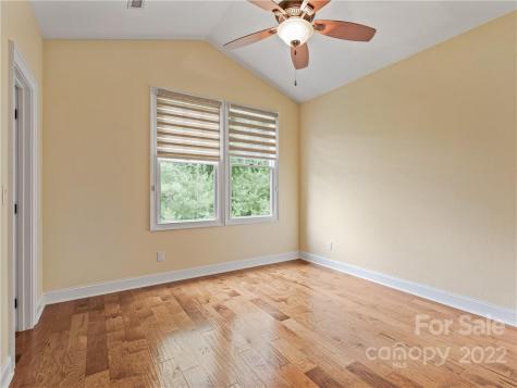 25 Croton Court Asheville NC 28803