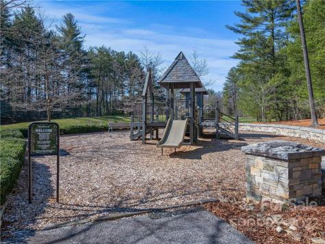 25 Croton Court Asheville NC 28803