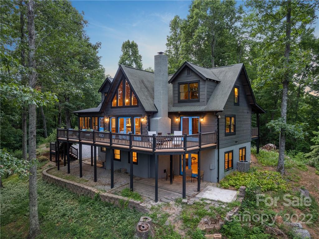 5361 Howard Gap Road Saluda NC 28773