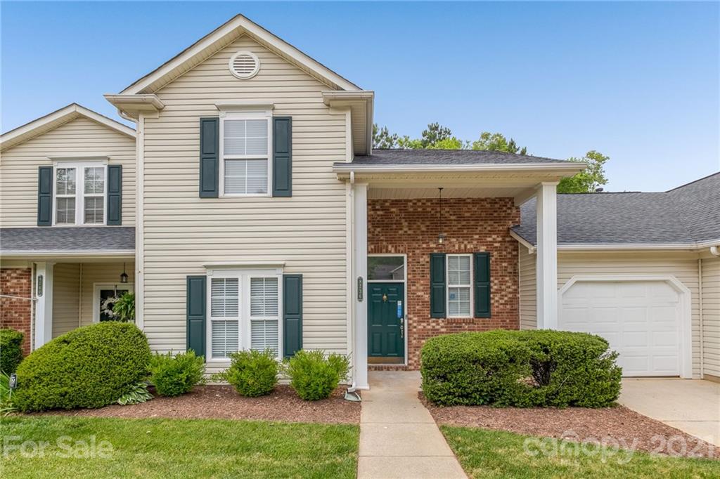 8736 Cinnabay Drive Charlotte NC 28216