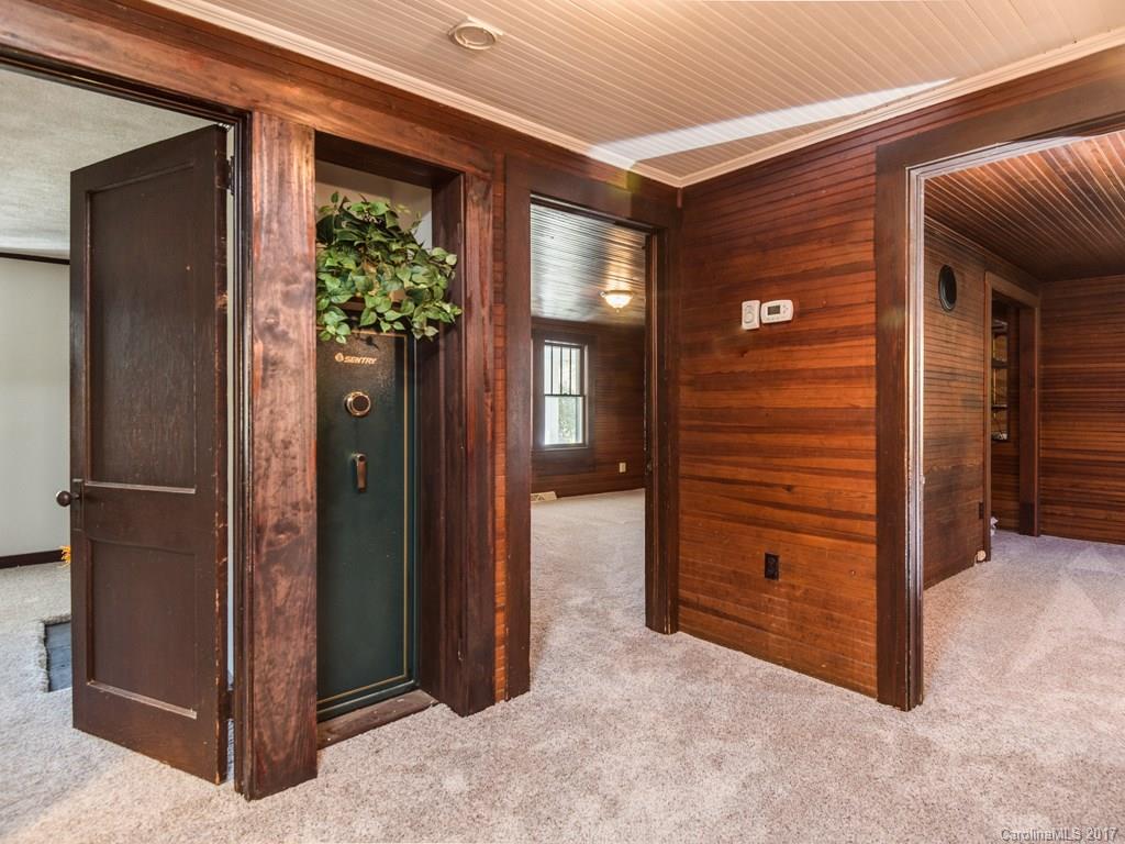 598 Morgan Hill Road Fairview NC 28730