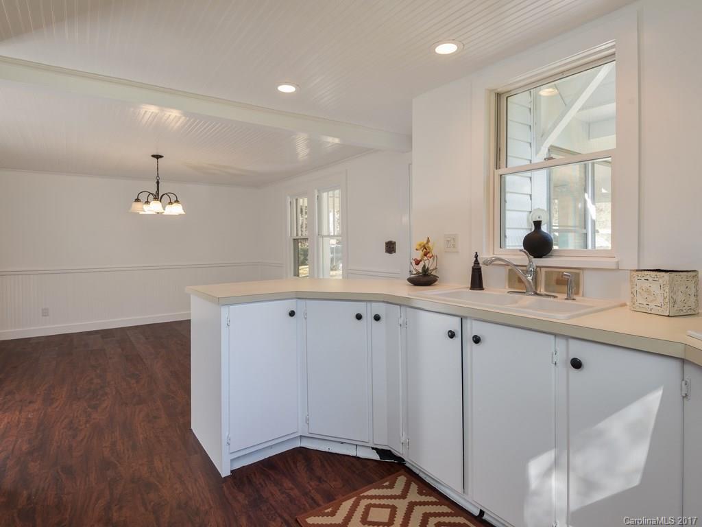 598 Morgan Hill Road Fairview NC 28730