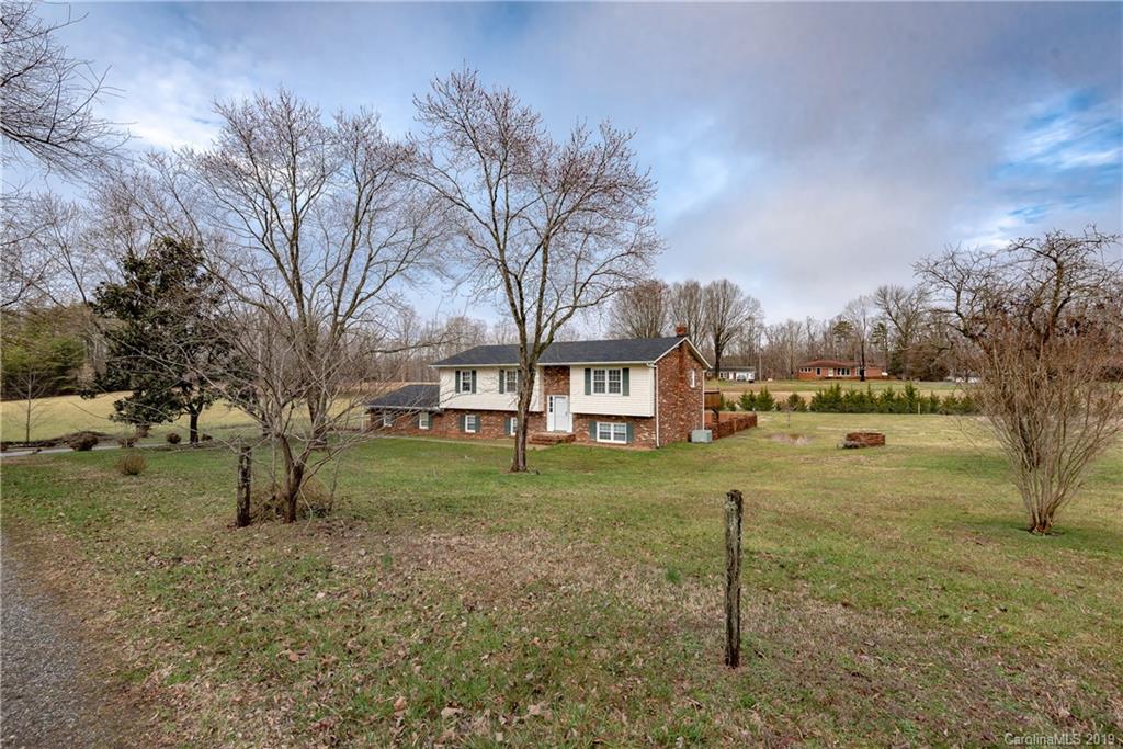 2470 Poovey Street Newton NC 28658