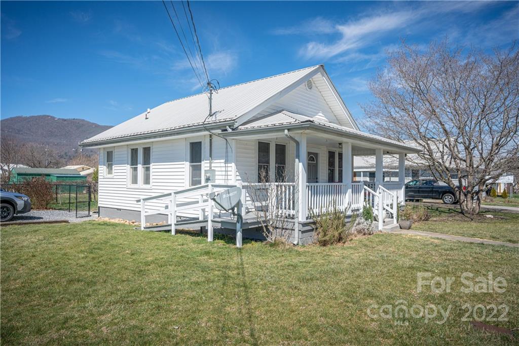 664 Camelot Drive Waynesville NC 28786