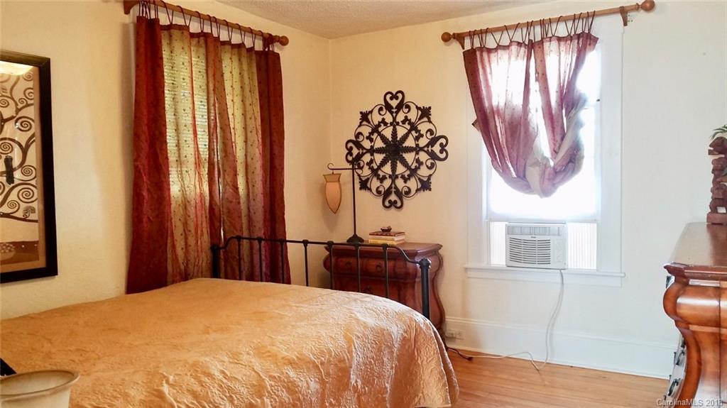105 Woodrow Avenue Asheville NC 28801