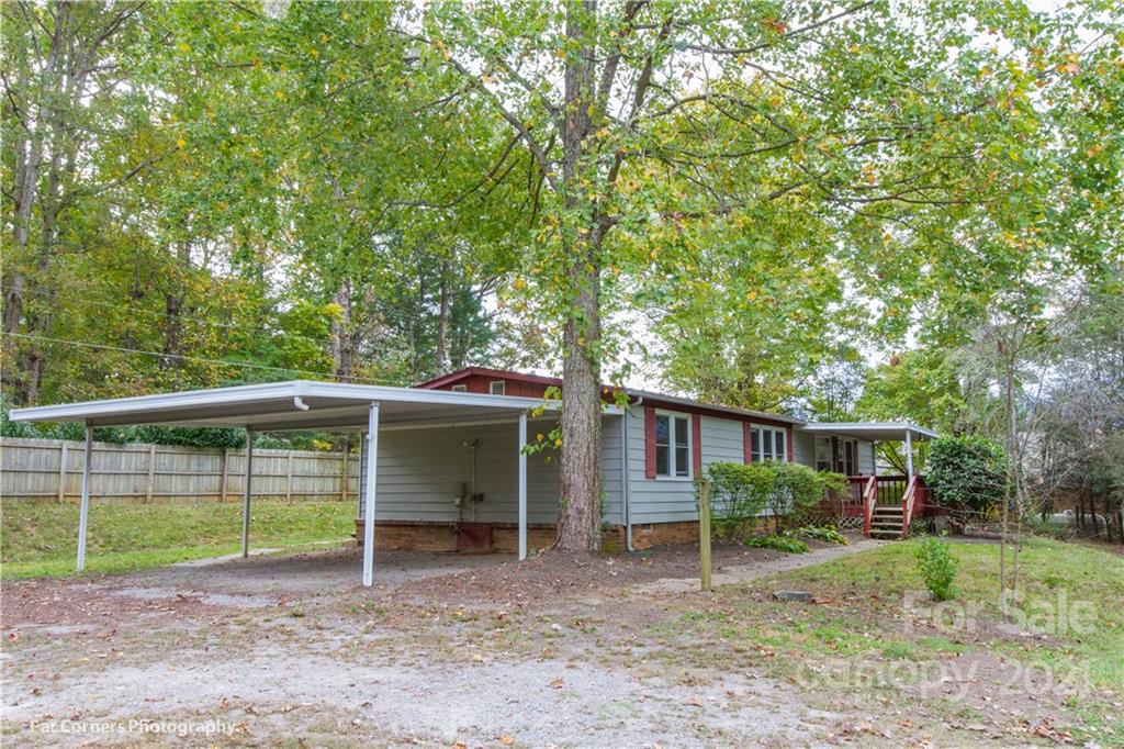 10 Canyon Cove Candler NC 28715