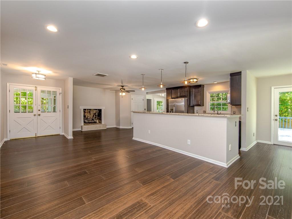 26 Glen Cove Road Arden NC 28704