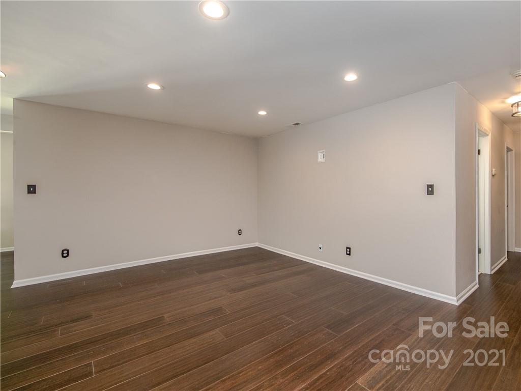26 Glen Cove Road Arden NC 28704