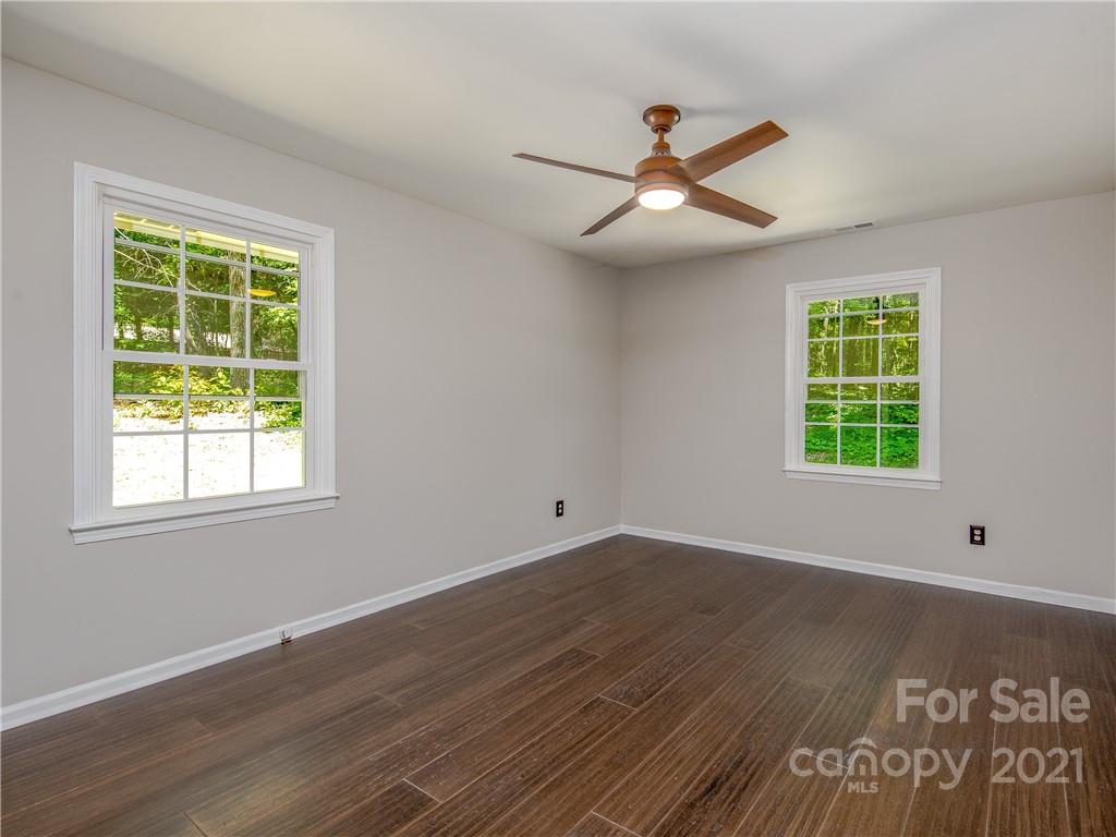 26 Glen Cove Road Arden NC 28704