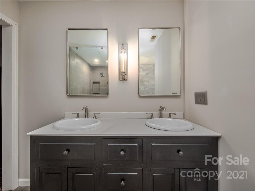 26 Glen Cove Road Arden NC 28704