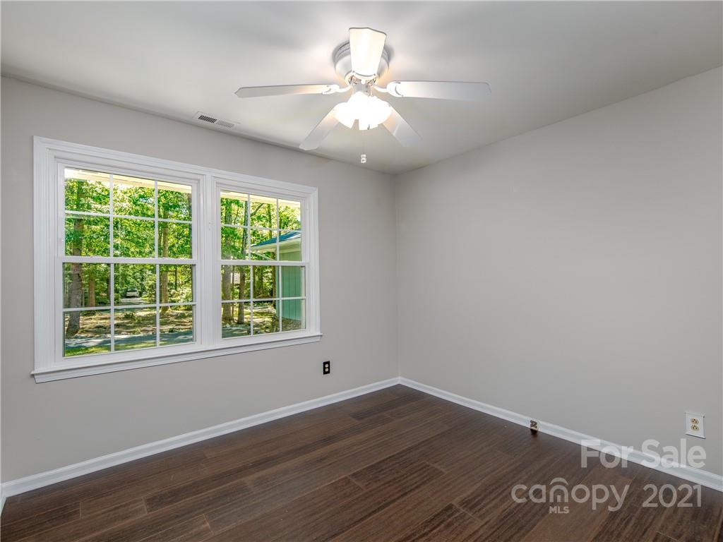 26 Glen Cove Road Arden NC 28704