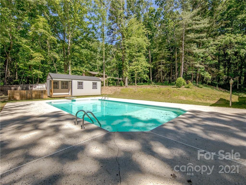26 Glen Cove Road Arden NC 28704